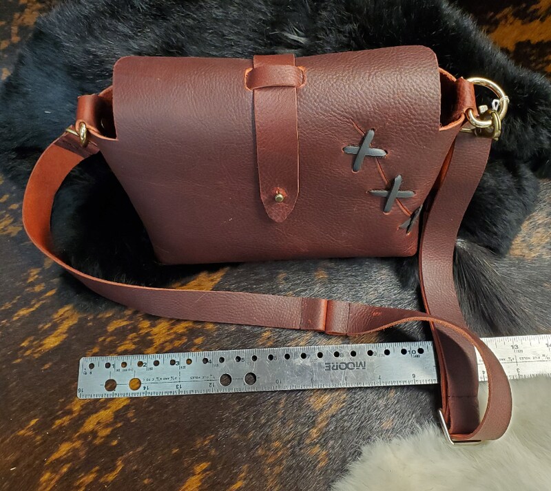 Red Stitch no sew soft leather purse MakerPlace by Michaels